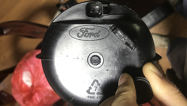 匯巨雙組份環氧灌封膠為汽車過濾芯解決防水防油問題