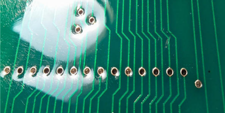 PCB板三防膠噴塗後出現泛白怎麽處理？