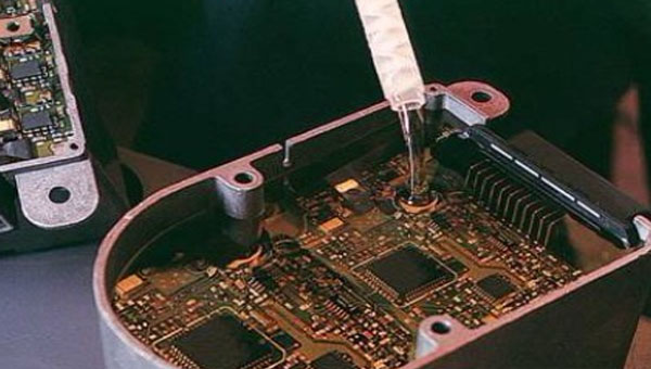 水是電子元器件的克星、防水電子灌封膠為您解決電子元器件防水問題！