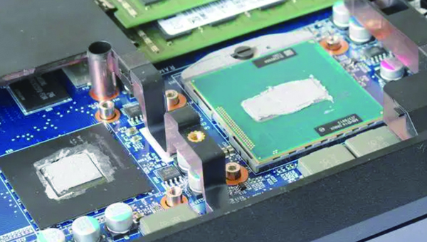 提升電腦散熱的方法！電腦導熱矽脂正確使用方式是什麽？