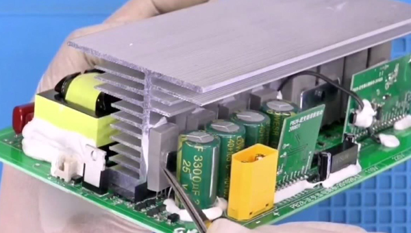 導熱結構膠的應用，可有效穩定電子設備的工作溫度