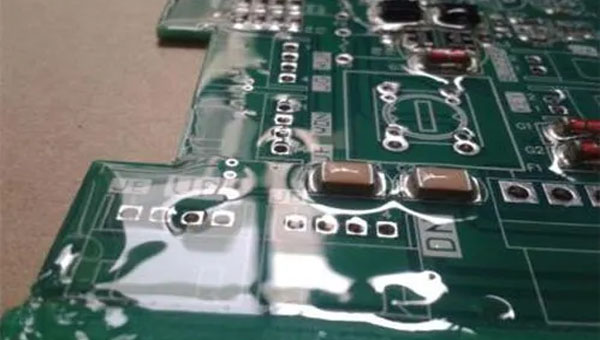 電子設備線路板灌封：聚氨酯灌封膠的獨特優勢